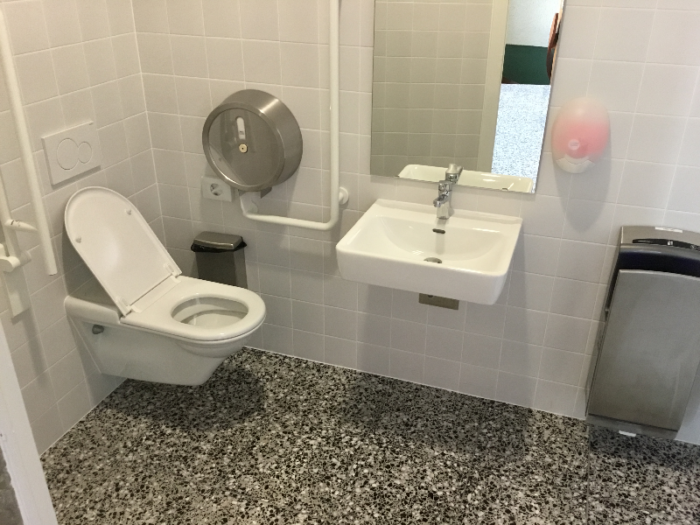 WC pour personnes à mobilité réduite