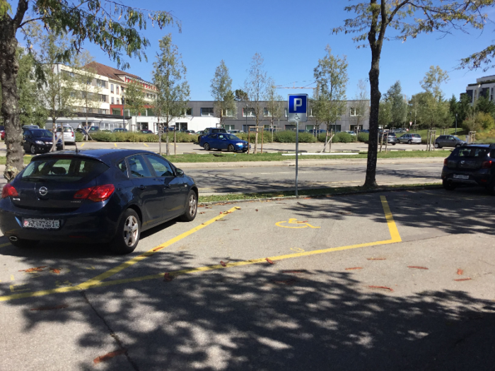 Place de stationnement pour personnes à mobilité réduite